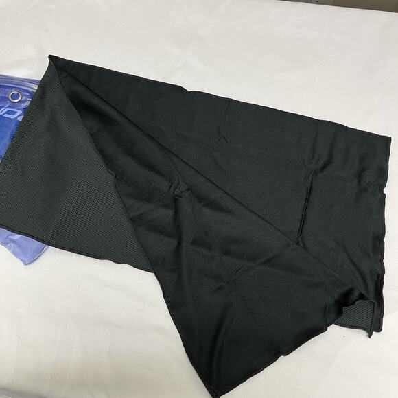 YQXCC Cooling Towel New in Package Fast wicking Lightweight, 4 pack set & colors - Picture 5 of 7